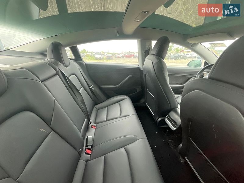 Седан Tesla Model 3 2018 в Тернополе