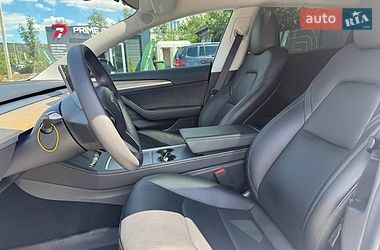 Седан Tesla Model 3 2023 в Чернівцях