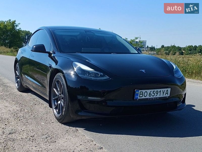 Седан Tesla Model 3 2021 в Тернополе