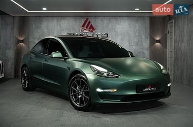 Седан Tesla Model 3 2023 в Одессе
