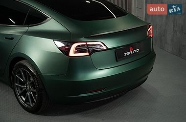 Седан Tesla Model 3 2023 в Одессе