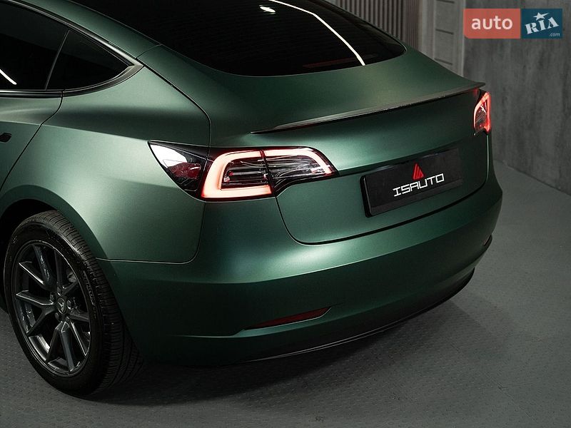 Седан Tesla Model 3 2023 в Одессе
