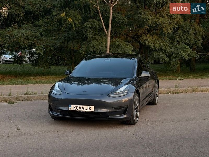 Седан Tesla Model 3 2018 в Запорожье