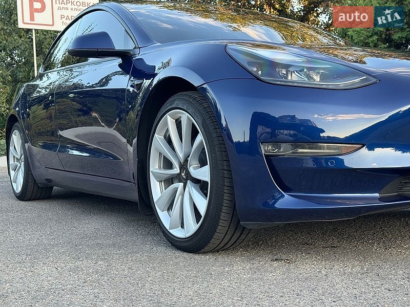 Седан Tesla Model 3 2022 в Кропивницькому