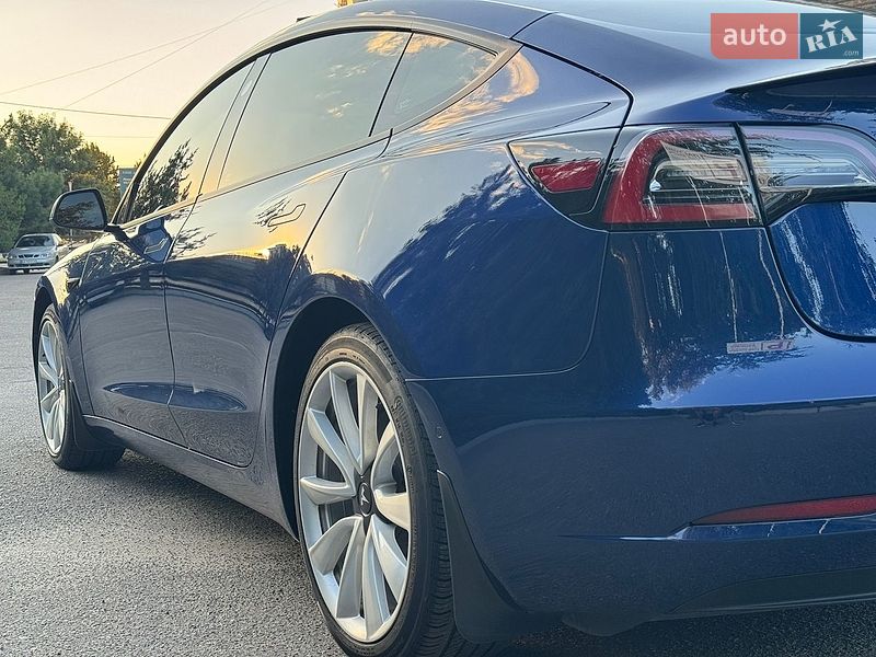 Седан Tesla Model 3 2022 в Кропивницькому