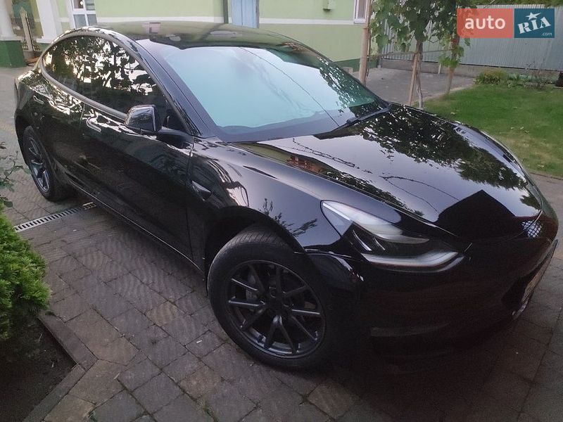 Седан Tesla Model 3 2018 в Трускавце