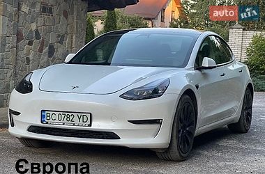 Седан Tesla Model 3 2021 в Львове