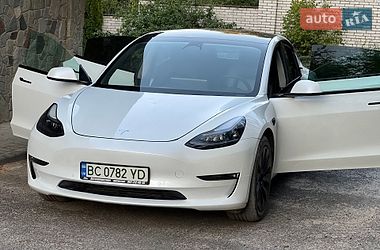 Седан Tesla Model 3 2021 в Львове