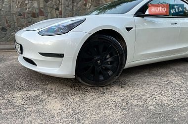 Седан Tesla Model 3 2021 в Львове