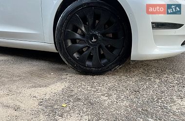 Седан Tesla Model 3 2021 в Львове