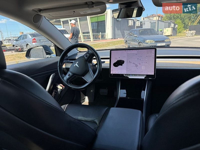 Седан Tesla Model 3 2019 в Києві