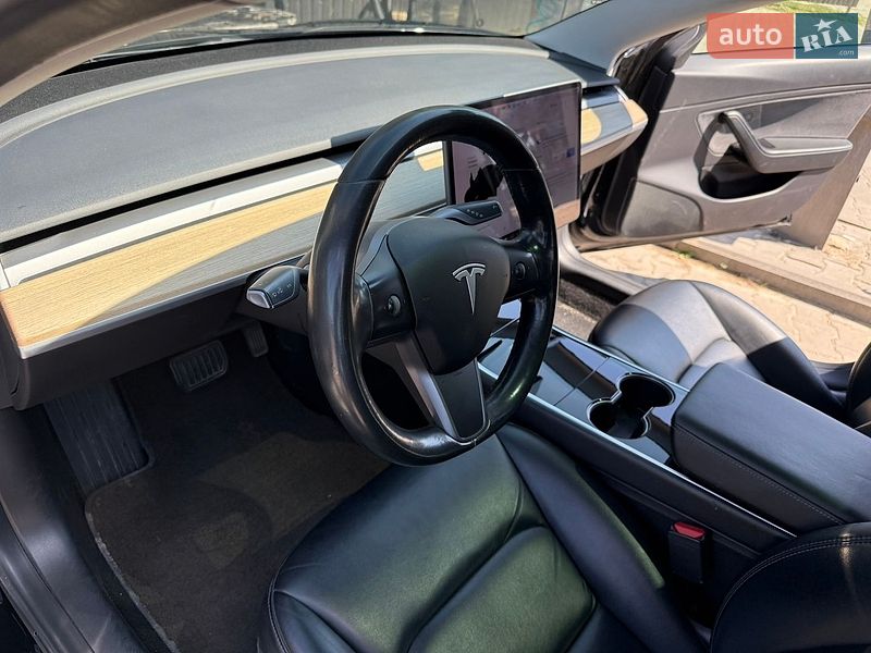 Седан Tesla Model 3 2019 в Києві