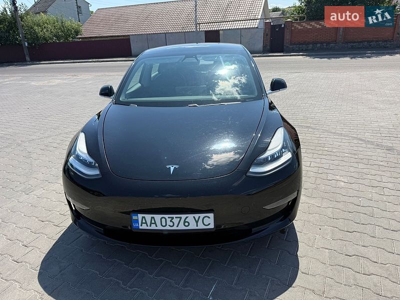 Седан Tesla Model 3 2019 в Києві