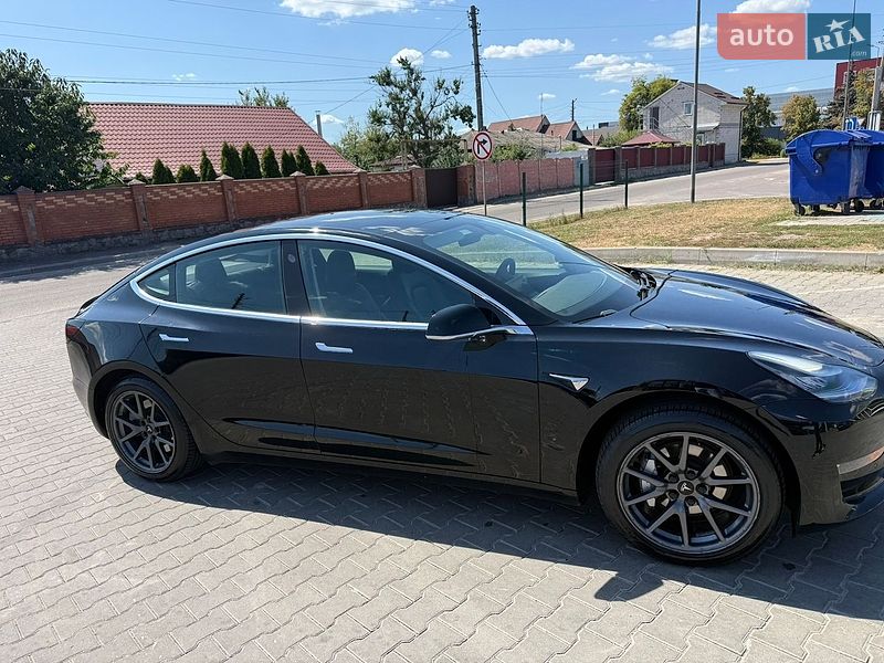 Седан Tesla Model 3 2019 в Києві