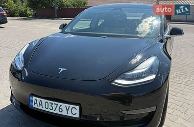 Седан Tesla Model 3 2019 в Києві