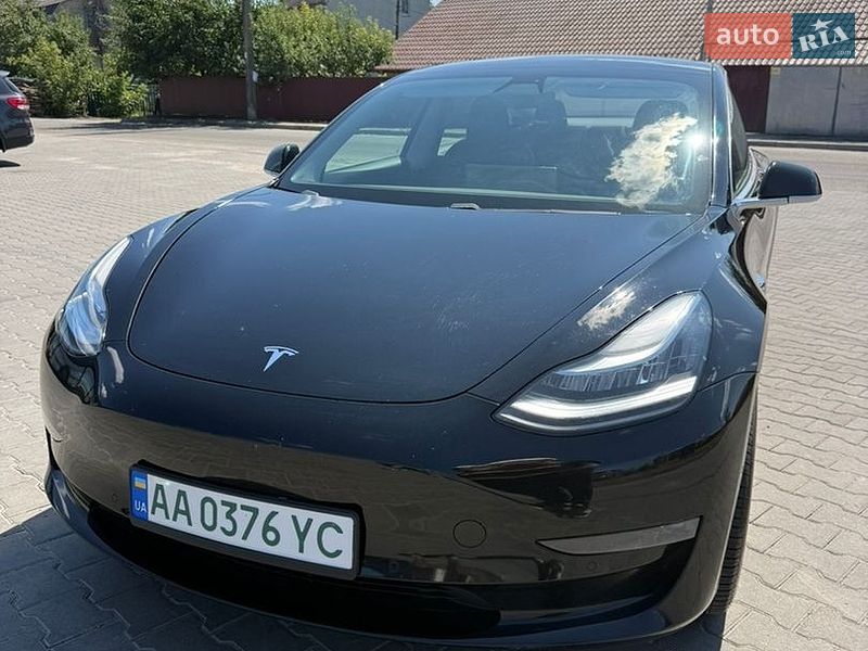 Седан Tesla Model 3 2019 в Києві