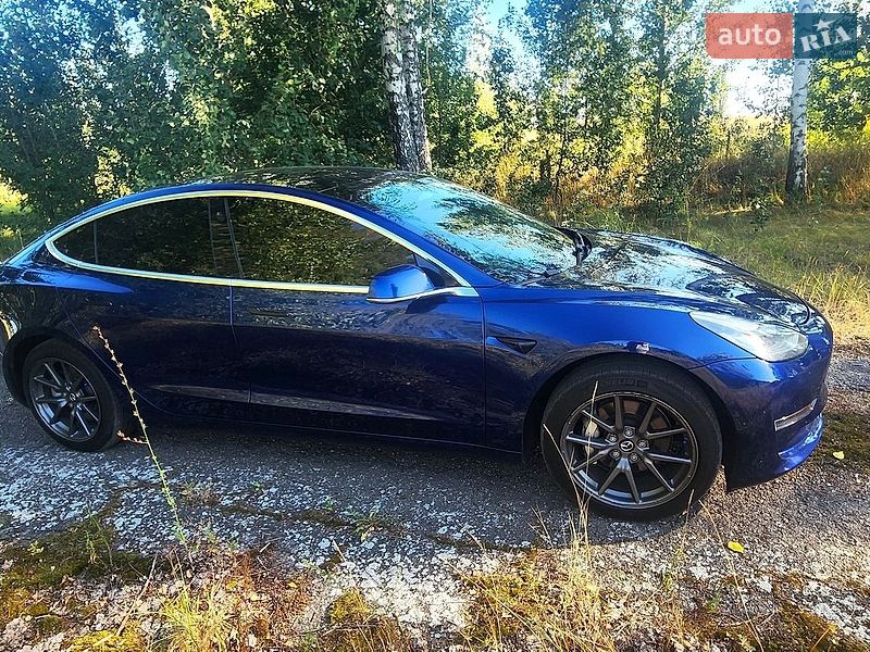 Седан Tesla Model 3 2018 в Ніжині