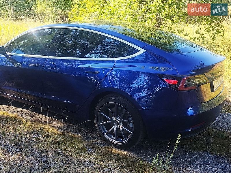 Седан Tesla Model 3 2018 в Ніжині