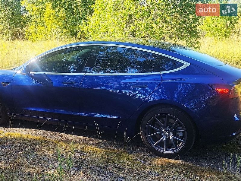 Седан Tesla Model 3 2018 в Ніжині