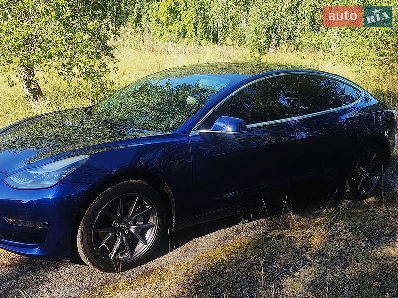 Седан Tesla Model 3 2018 в Ніжині