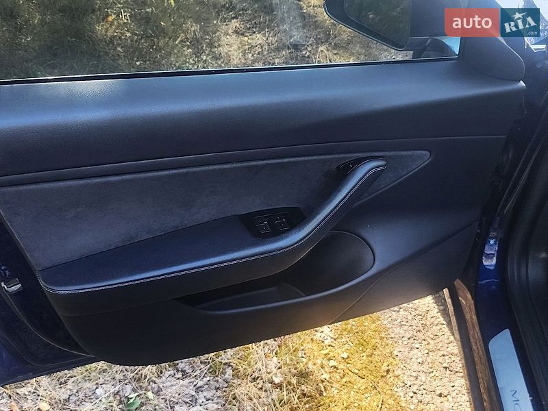 Седан Tesla Model 3 2018 в Ніжині