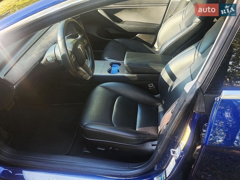 Седан Tesla Model 3 2018 в Ніжині