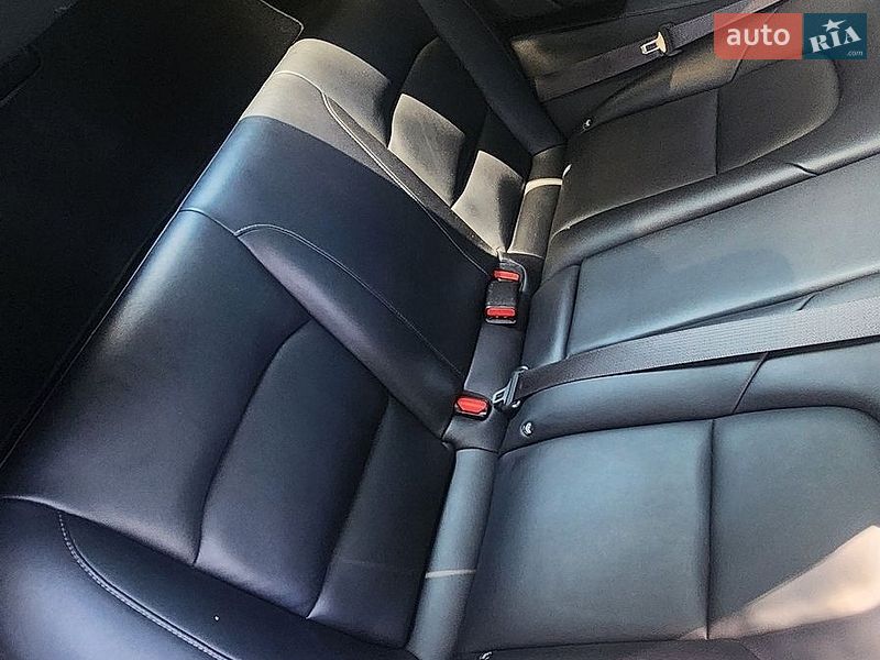 Седан Tesla Model 3 2018 в Ніжині