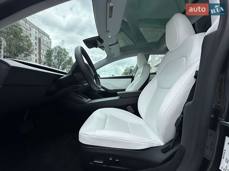 Седан Tesla Model 3 2025 в Дніпрі