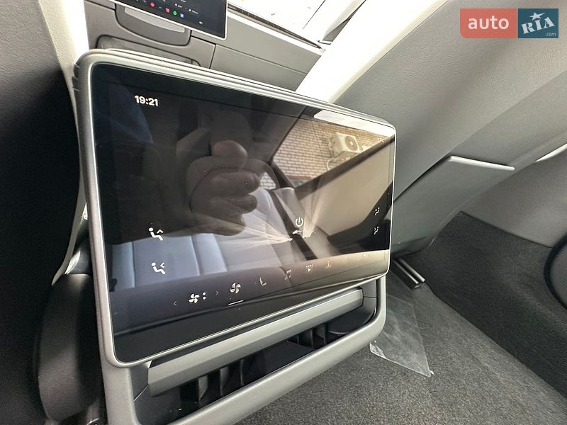 Седан Tesla Model 3 2025 в Дніпрі