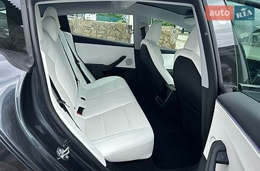 Седан Tesla Model 3 2025 в Дніпрі
