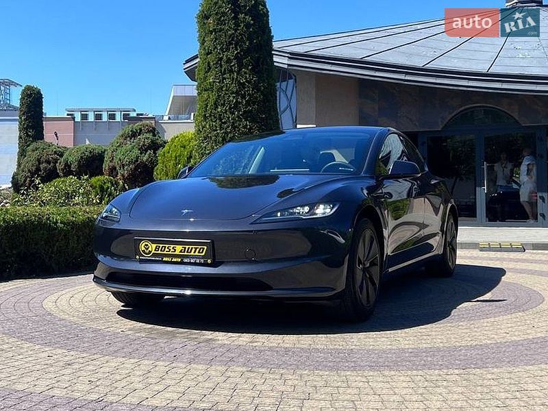 Седан Tesla Model 3 2025 в Львові