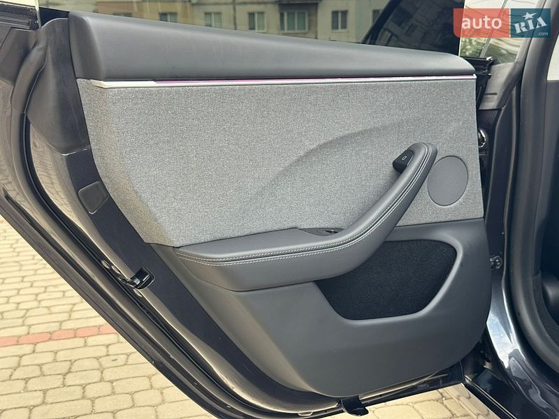 Седан Tesla Model 3 2025 в Дубні фото 34 Седан Tesla Model 3 2025 в Дубні