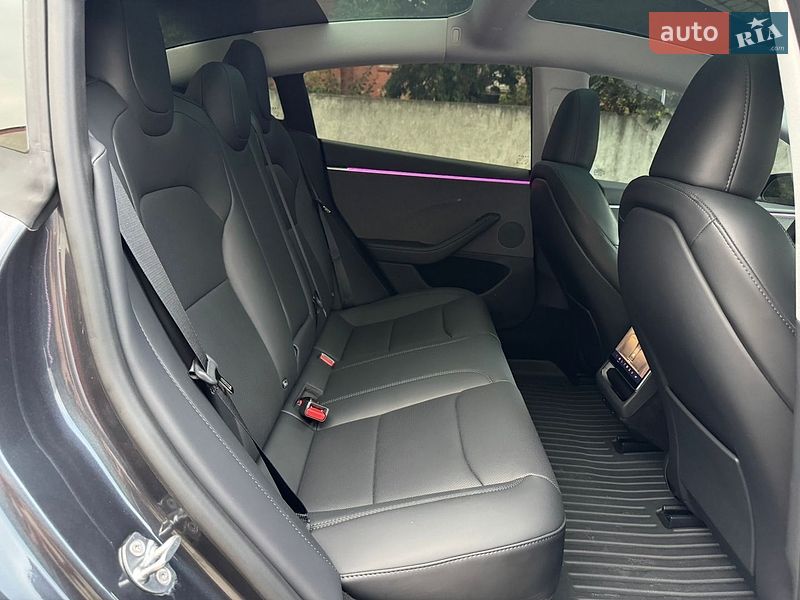 Седан Tesla Model 3 2025 в Дубні фото 40 Седан Tesla Model 3 2025 в Дубні