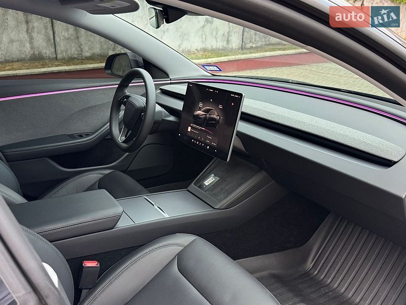 Седан Tesla Model 3 2025 в Дубні фото 43 Седан Tesla Model 3 2025 в Дубні