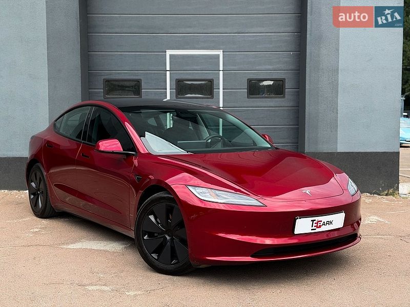 Tesla Model 3 2024