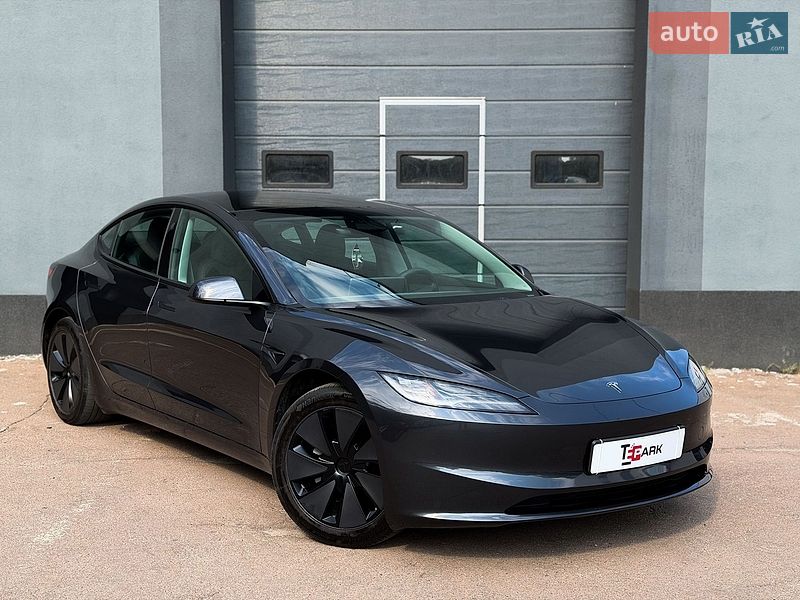 Седан Tesla Model 3 2024 в Киеве