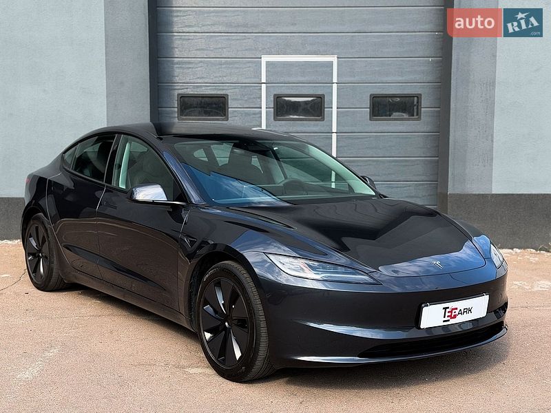 Седан Tesla Model 3 2024 в Киеве