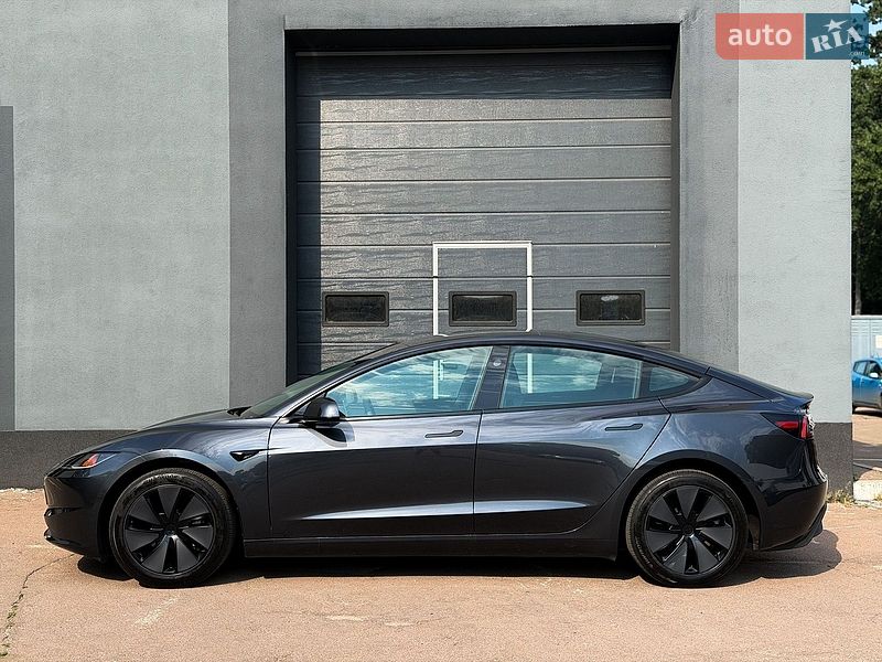 Седан Tesla Model 3 2024 в Киеве