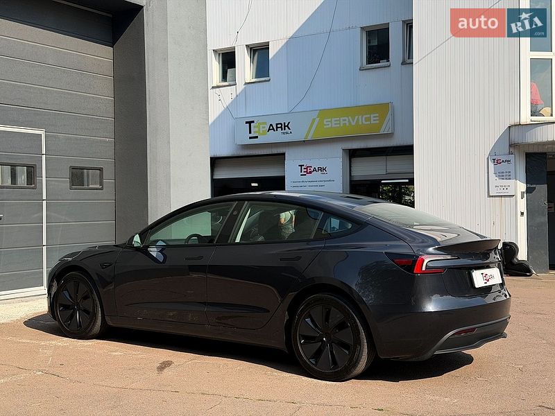Седан Tesla Model 3 2024 в Киеве