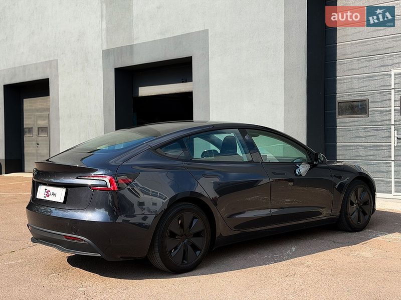 Седан Tesla Model 3 2024 в Киеве