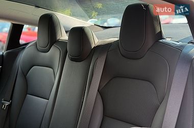 Седан Tesla Model 3 2024 в Киеве