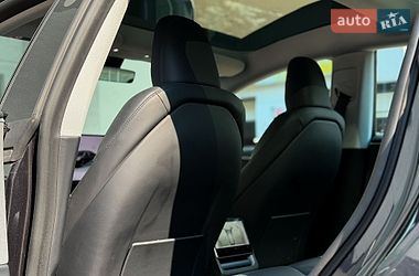 Седан Tesla Model 3 2024 в Киеве
