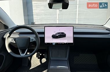 Седан Tesla Model 3 2024 в Киеве