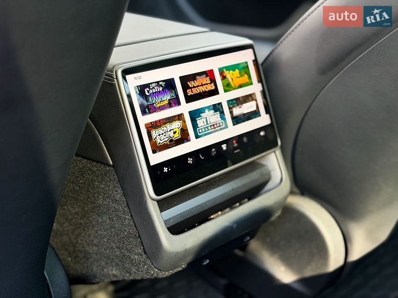 Седан Tesla Model 3 2024 в Киеве