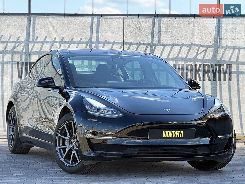 Седан Tesla Model 3 2018 в Киеве