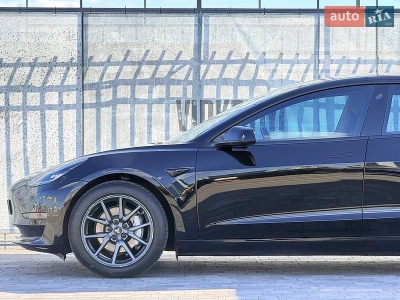 Седан Tesla Model 3 2018 в Киеве