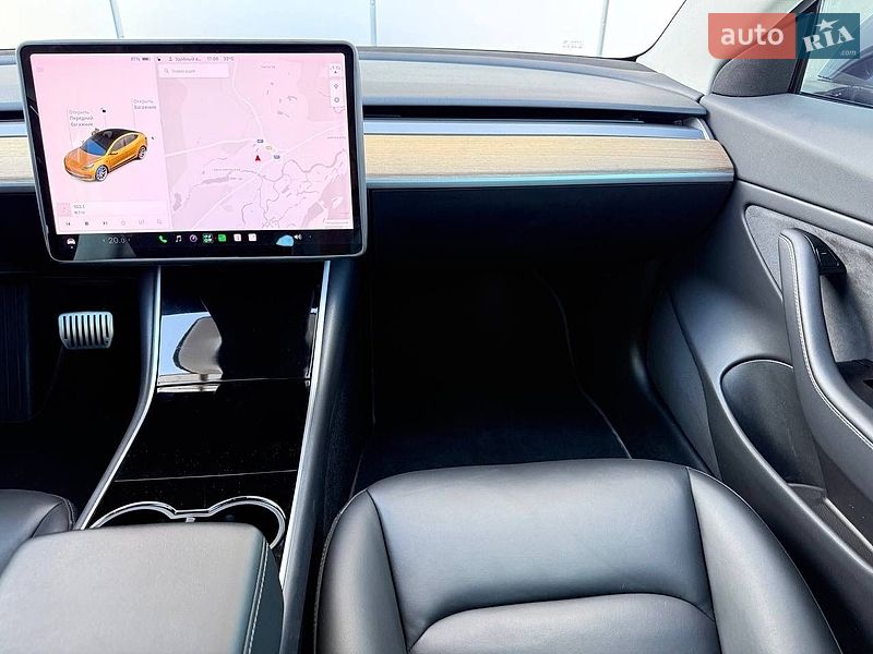 Седан Tesla Model 3 2018 в Киеве