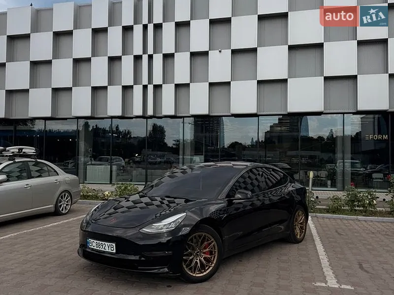 Tesla Model 3 2019