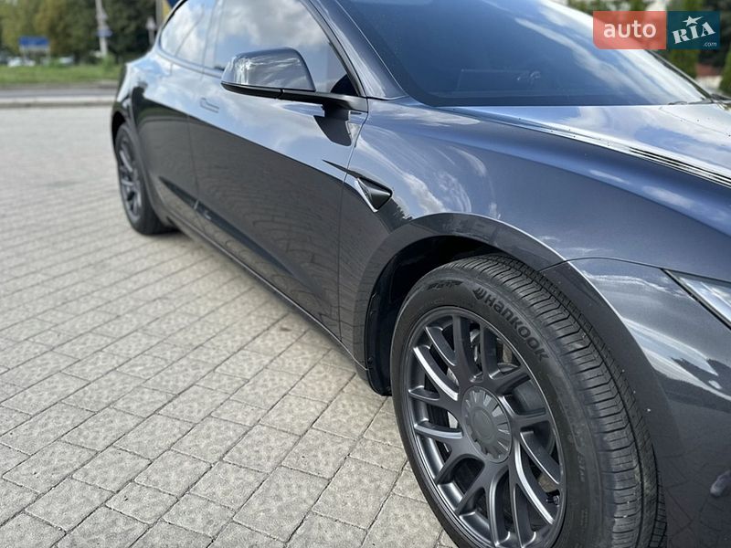 Седан Tesla Model 3 2024 в Ивано-Франковске