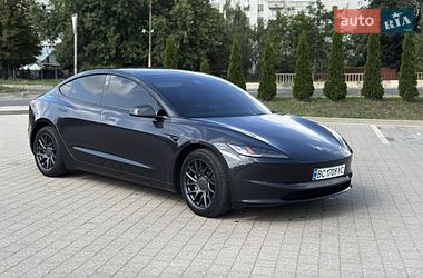Седан Tesla Model 3 2024 в Ивано-Франковске